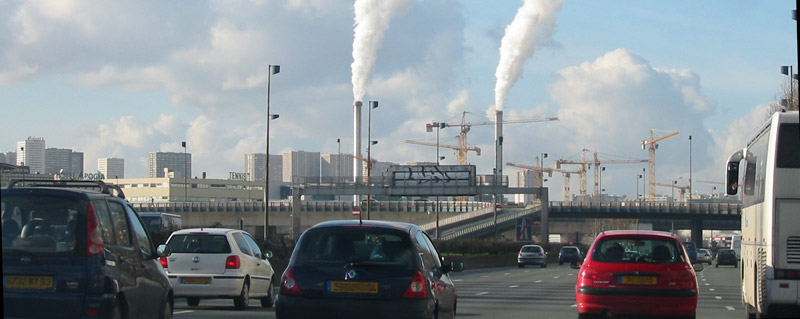 Pollution air voitures usine